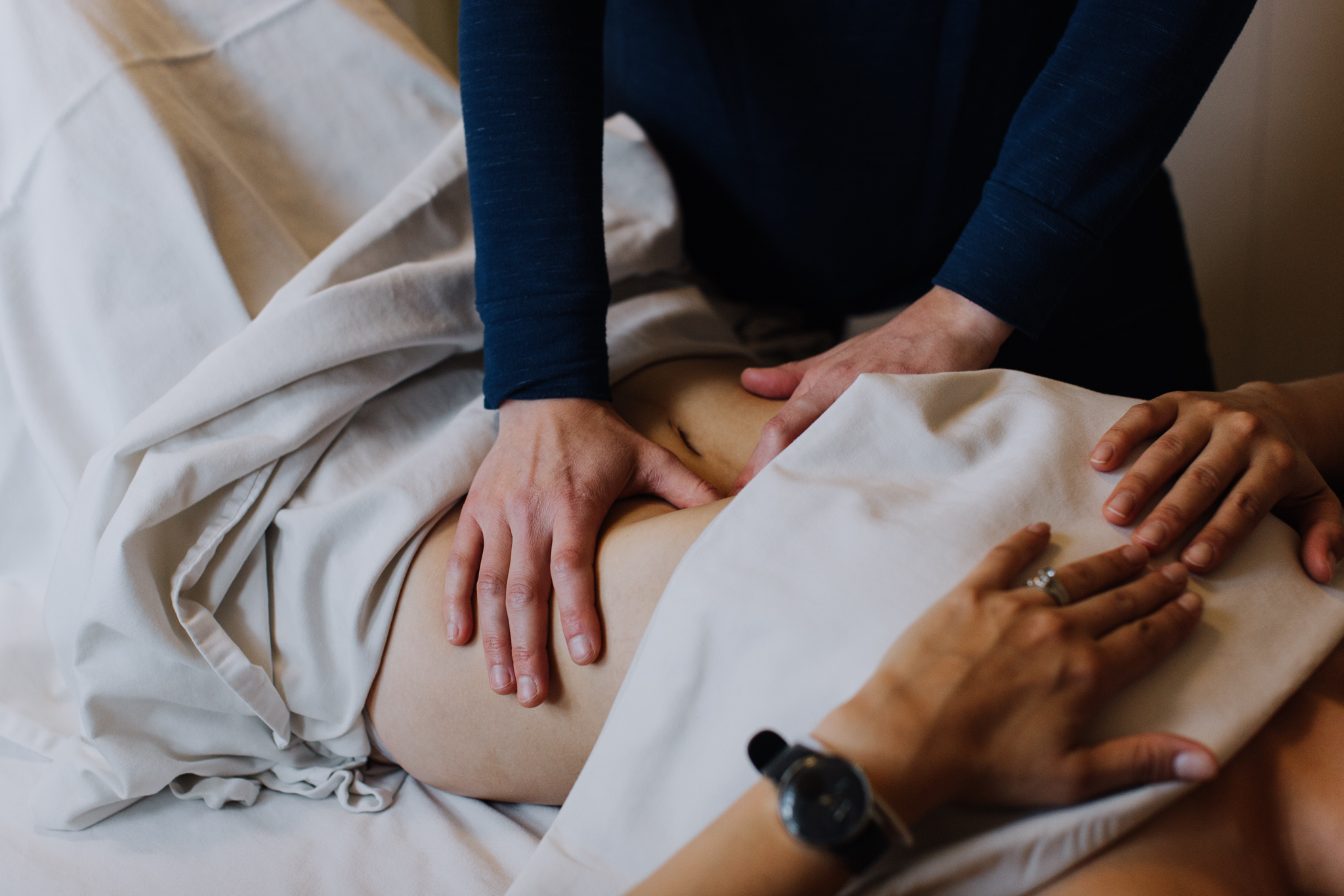 Visceral manipulation therapy technique